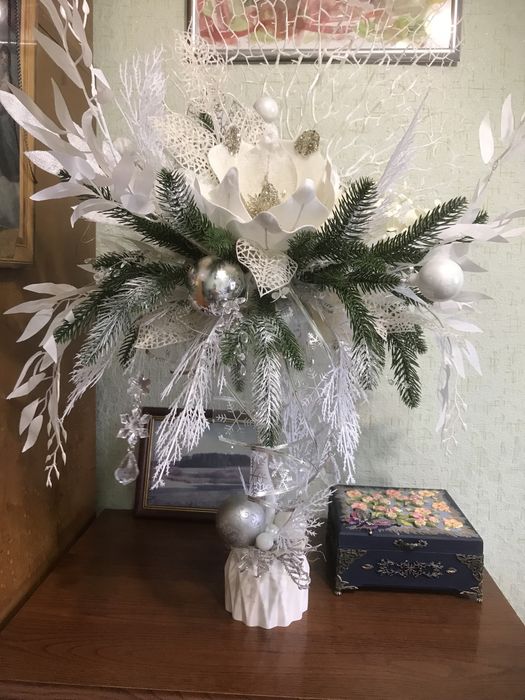 Продам новогоднюю композицию.