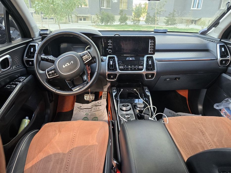 Ideal xolatdagi KIA Sorento 2023 yil 3.5 m FULL POZITSIYASI 7 kishilik