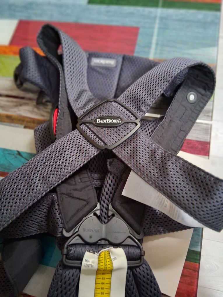 BabyBjorn - Marsupiu anatomic Mini, cu pozitii multiple de purtare – A
