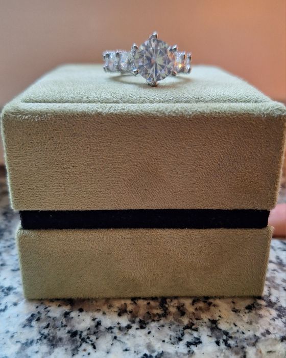 Deluxe Пръстен
140 лв. . Карнобат,