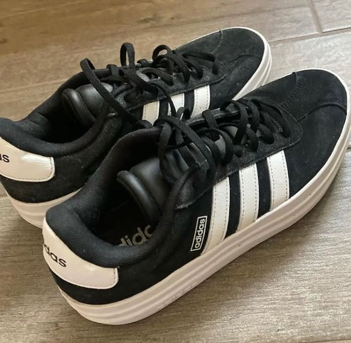 Обувки Адидас оригинални