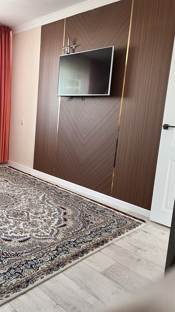 Продам 2-х ком-у квартиру со всеми удобствами это поля школы