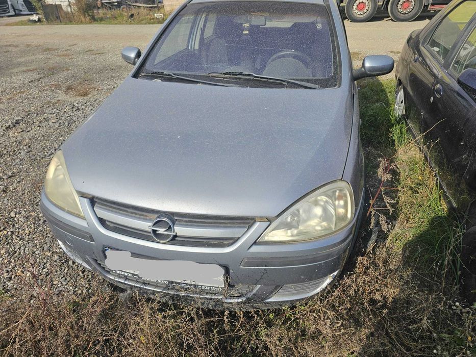 Vand / dezmembrez Opel Corsa 1.2 benzina