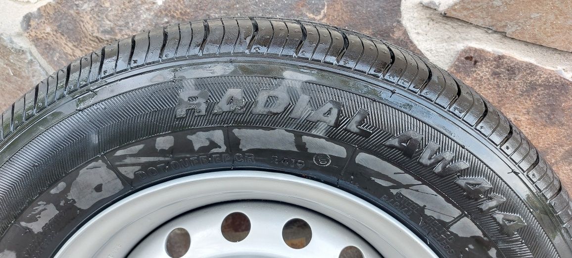 Vând roata remorca 155/80R13