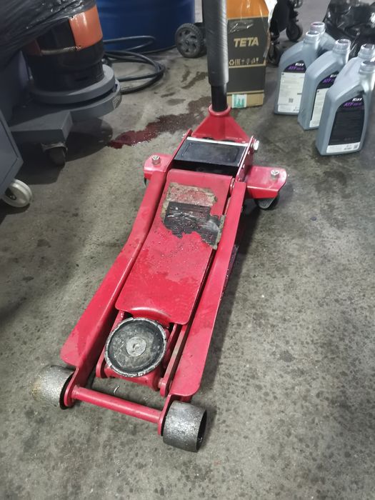 Домкрат 3,5 т низкий подкатной