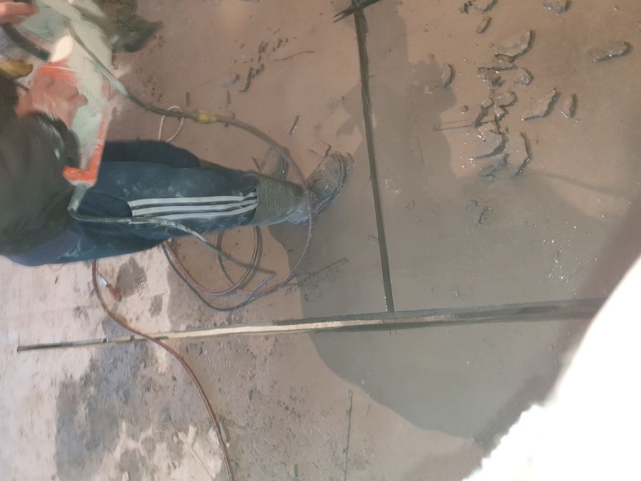 Taiere taieri beton caramida demolari decopertari gresie faianta