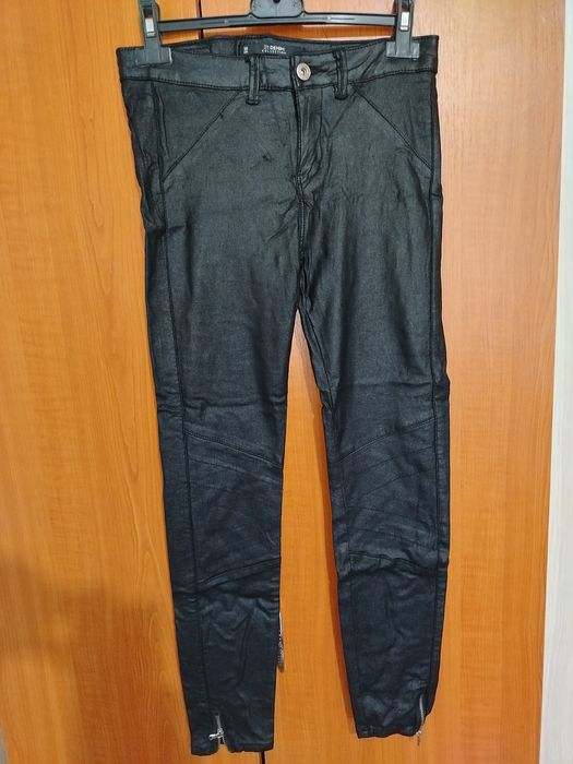 Pantaloni damă lucioși imitație piele