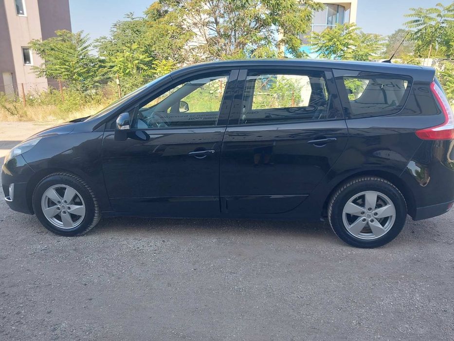 Продавам Renault Scenic