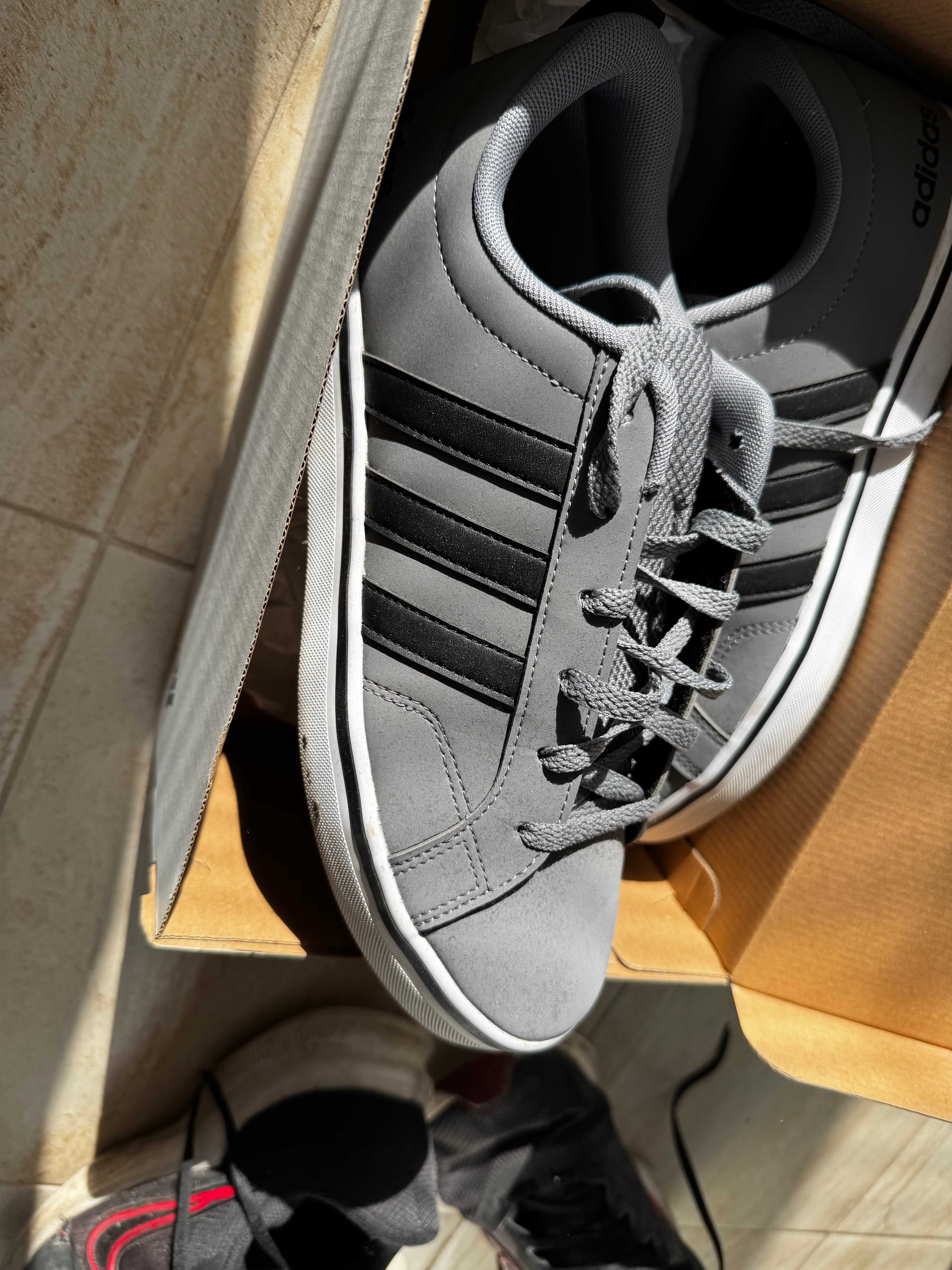 Мъжки Обувки - Adidas - 42 номер