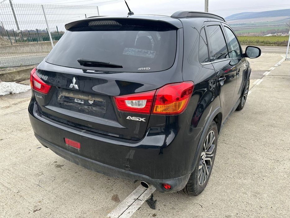 Dezmembrez / Dezmembrari / Piese / Accesorii Mitsubishi ASX facelift 2015 negru 1.6 hdi 9H05