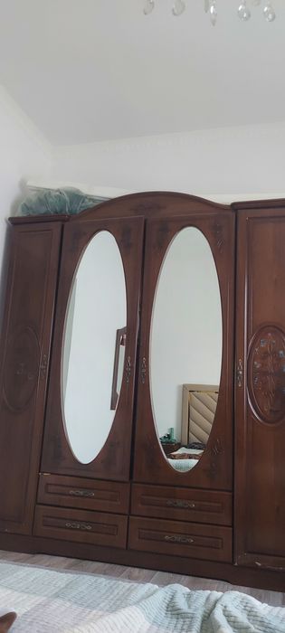 Шкаф сатылады.            .