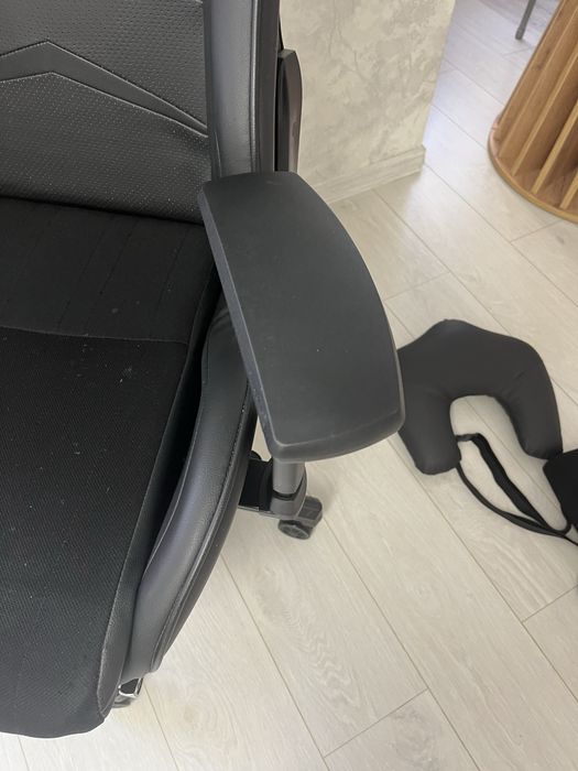 Продам игровое кресло