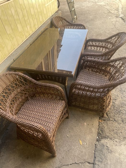 Продаётся стол и стул «Ратан»