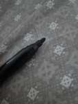 Marker negru permanent