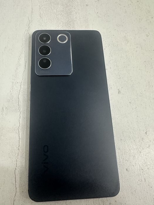 VivoV27e  память 256гб