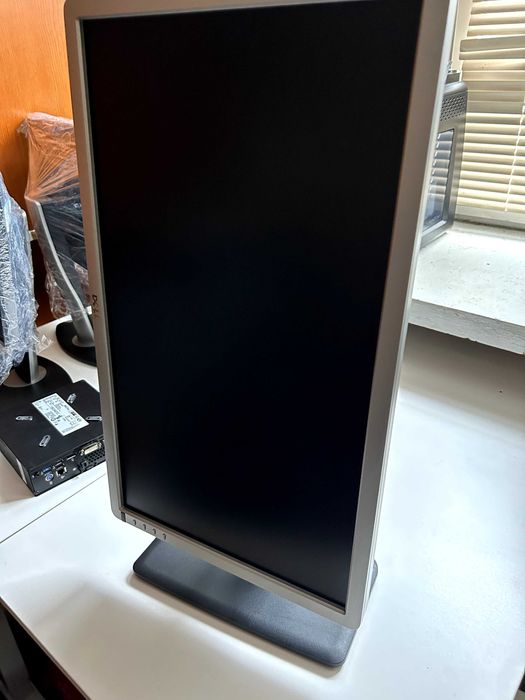 Монитор DELL U2312HM – 23" | IPS | Full HD