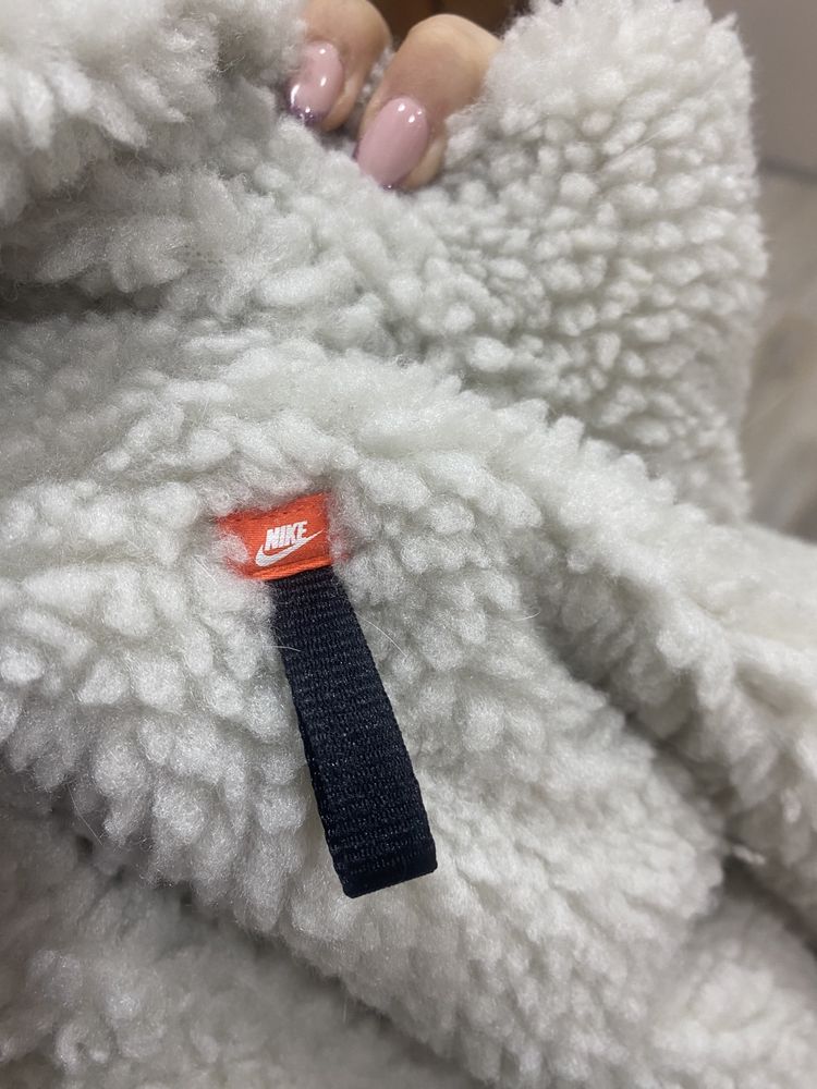 Яке Nike-THERMA-FIT City Sherpa Jacket Light Bone
