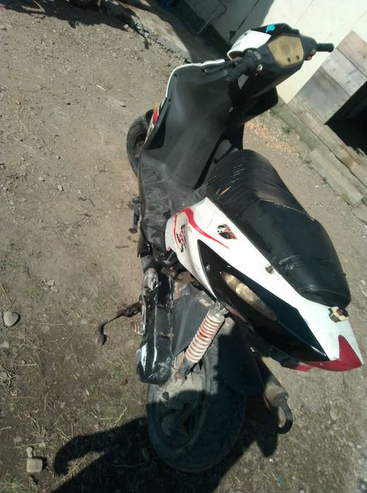 Se vând amândouă sunt defecte