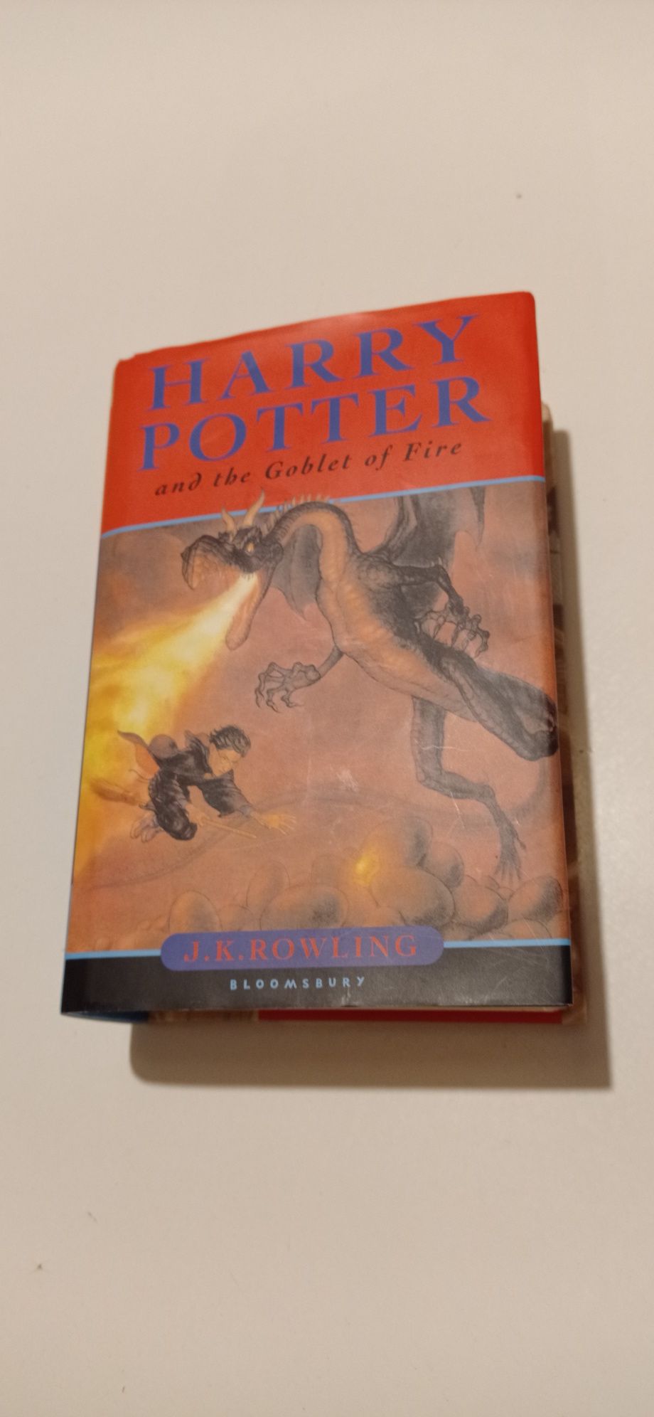 Cartea Harry Potter and goblet of fire ediția Bloomsbury din 2000