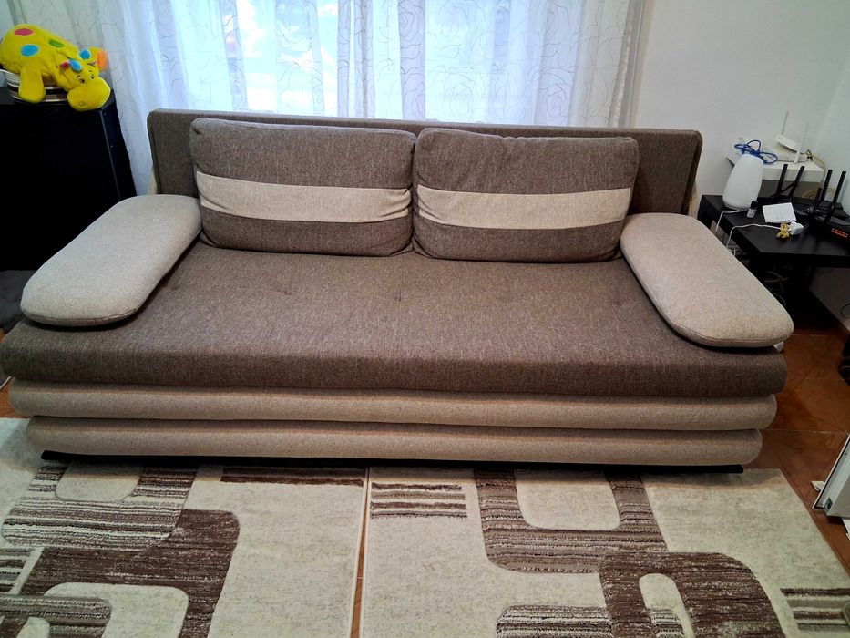 Canapea extensibila 3 locuri
