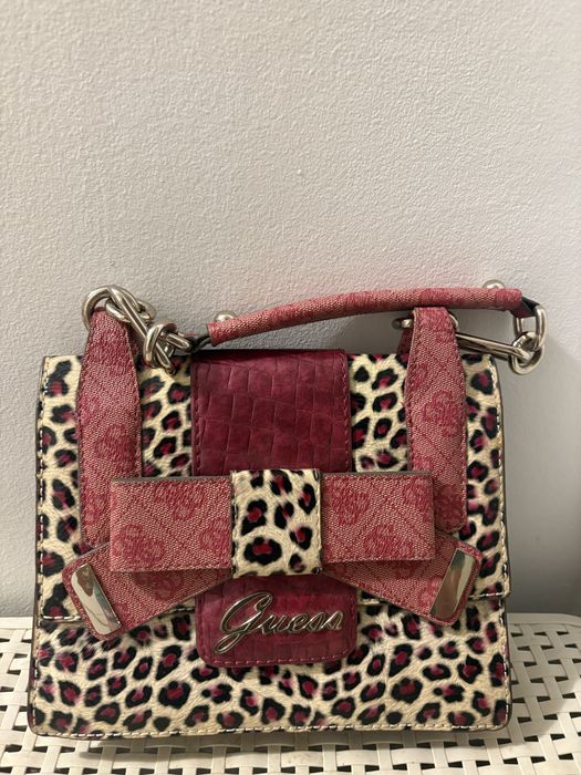 Guess чанта розова леопард къса дръжка