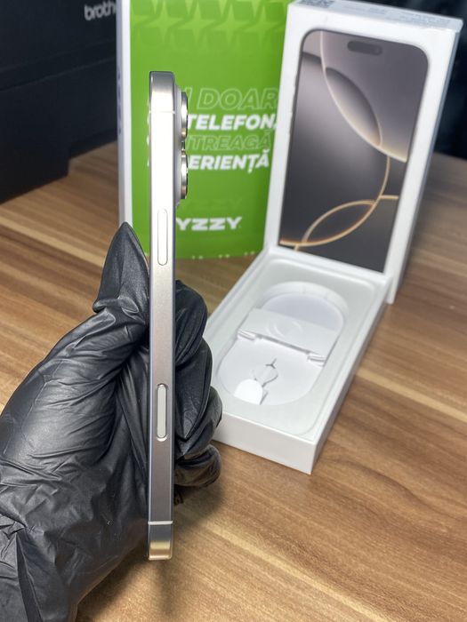 iPhone 16 Pro Max • 256 GB • Natural Titanium