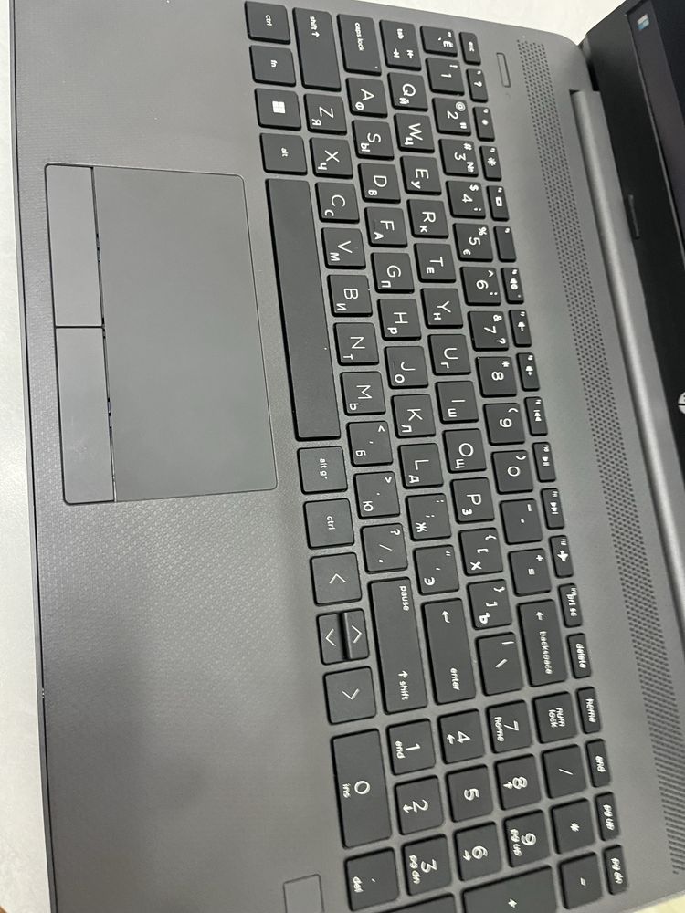 Продам ноутбук HP 255 G9 — в отличном состоянии.