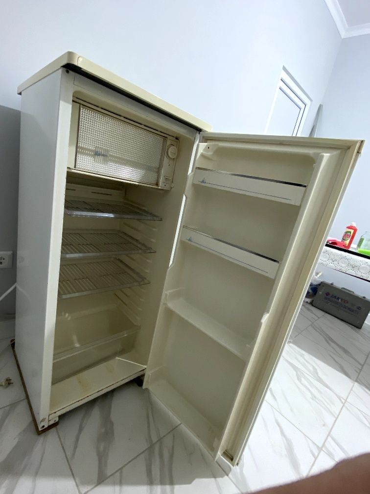 Продаётся БУ холодильник