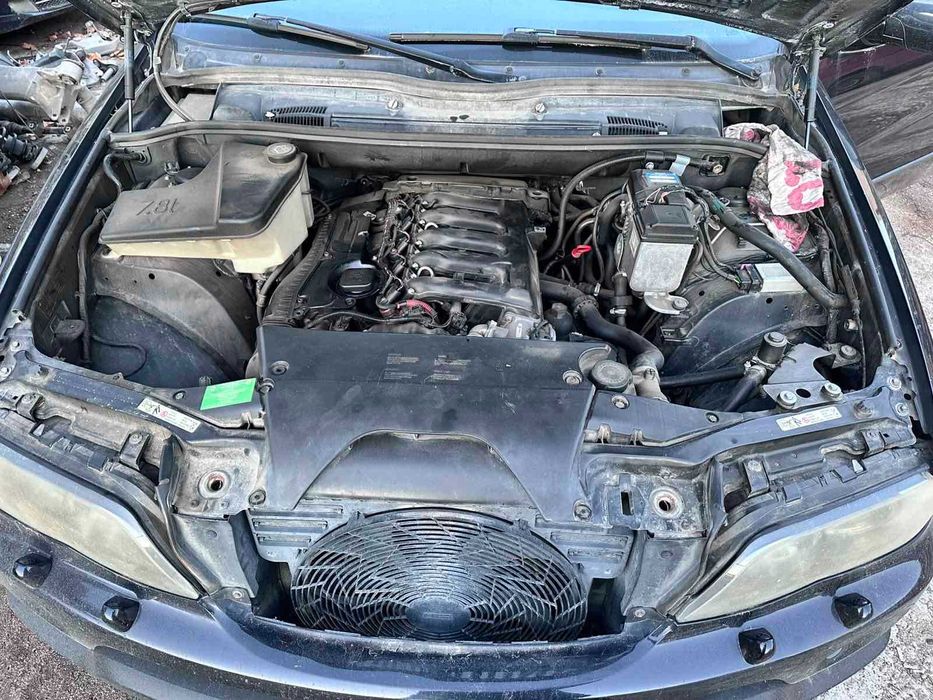 БМВ х5 3.0д 218к.с. на части!