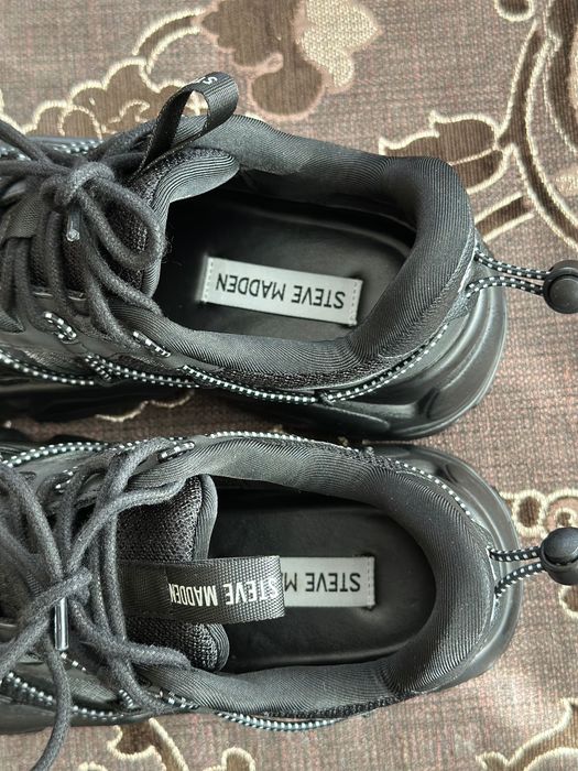 Оригинални обувки на Steve Madden