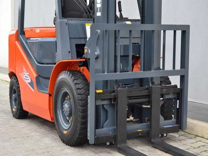 Motostivuitor diesel HELI 2,5 to, Nu Linde Doosan UN