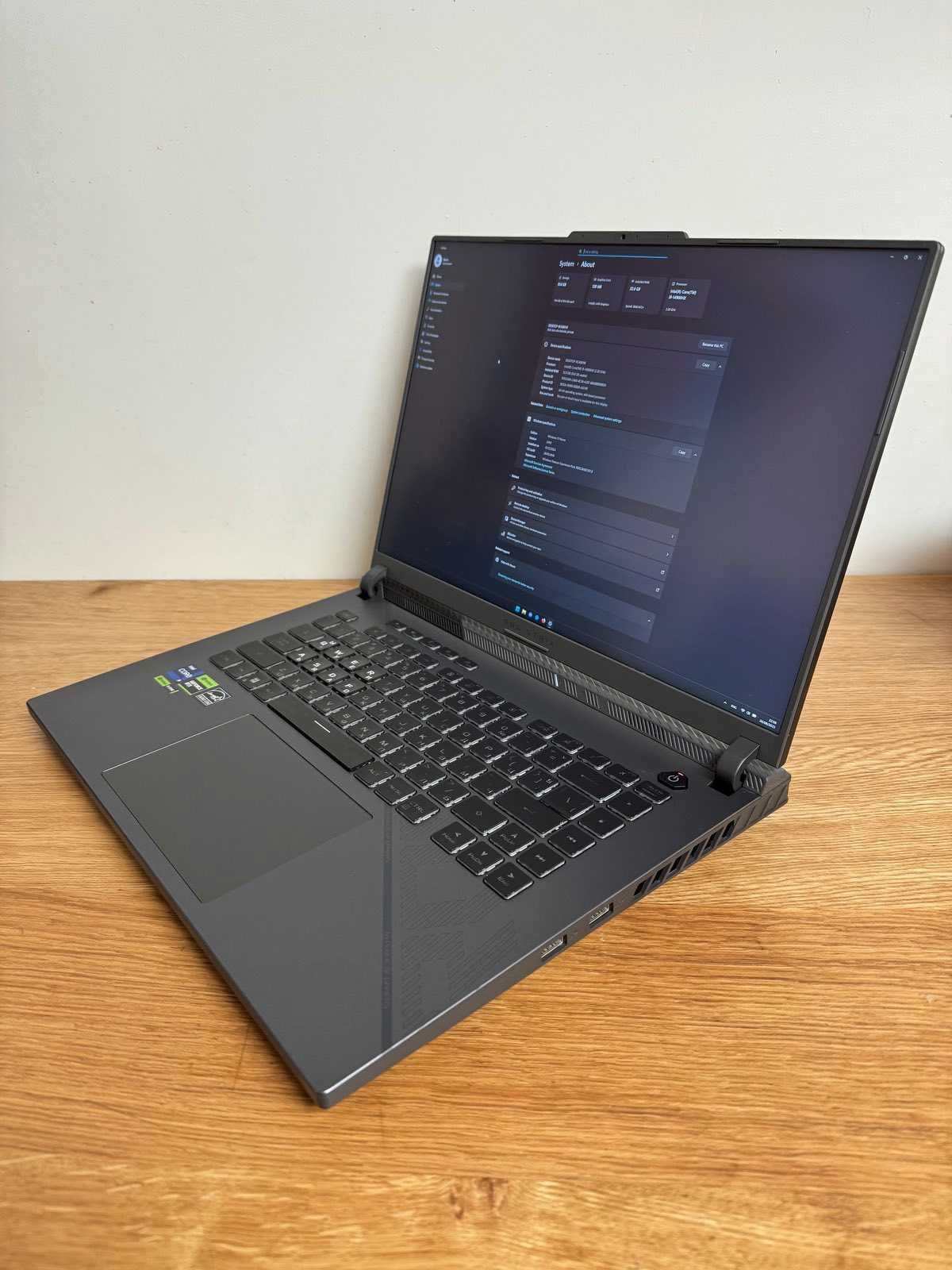 Гейминг лаптоп ASUS ROG Strix G16, 16'', FHD+, i9, 165Hz, 32GB/1TB