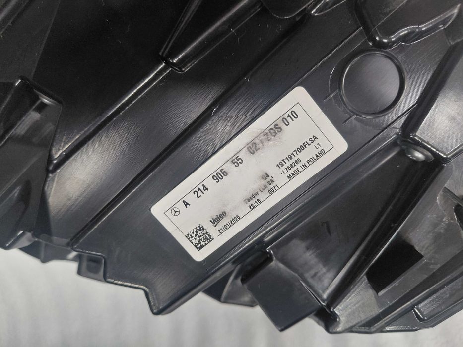 A214/9065502 Original Нов ляв стоп Mercedes W214 Sedan Europa