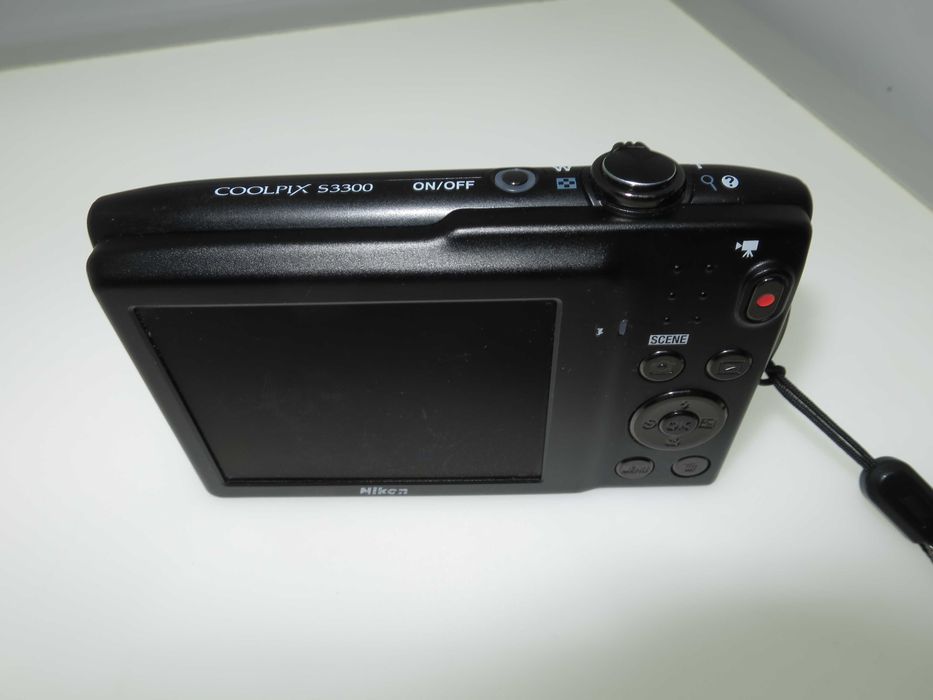 Nikon Coolpix S3300 ултра компактен фотоапарат дигитална камера