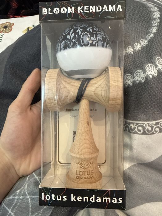 Lotus kendama antiskid