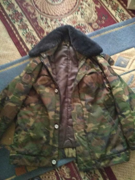 Продам бушлат военный в отличном состоянии.