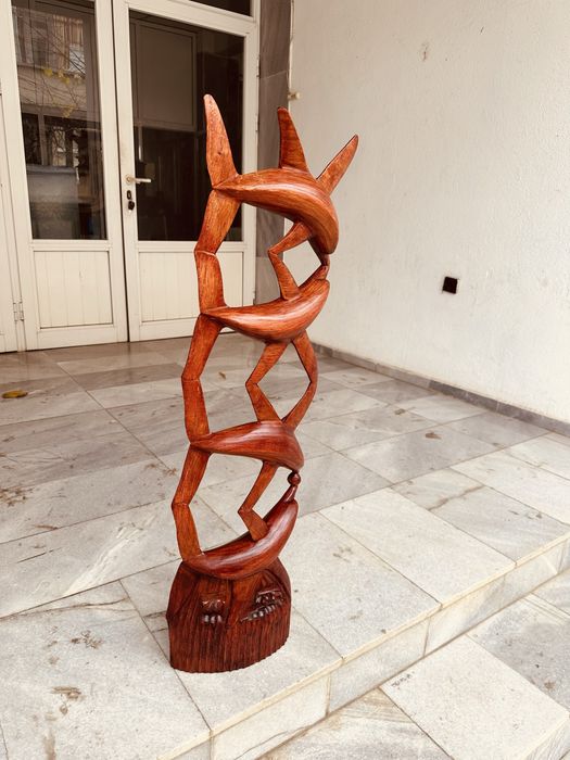 Ръчно издялана дървена скулптура – внесена от Дания (105×30 см)