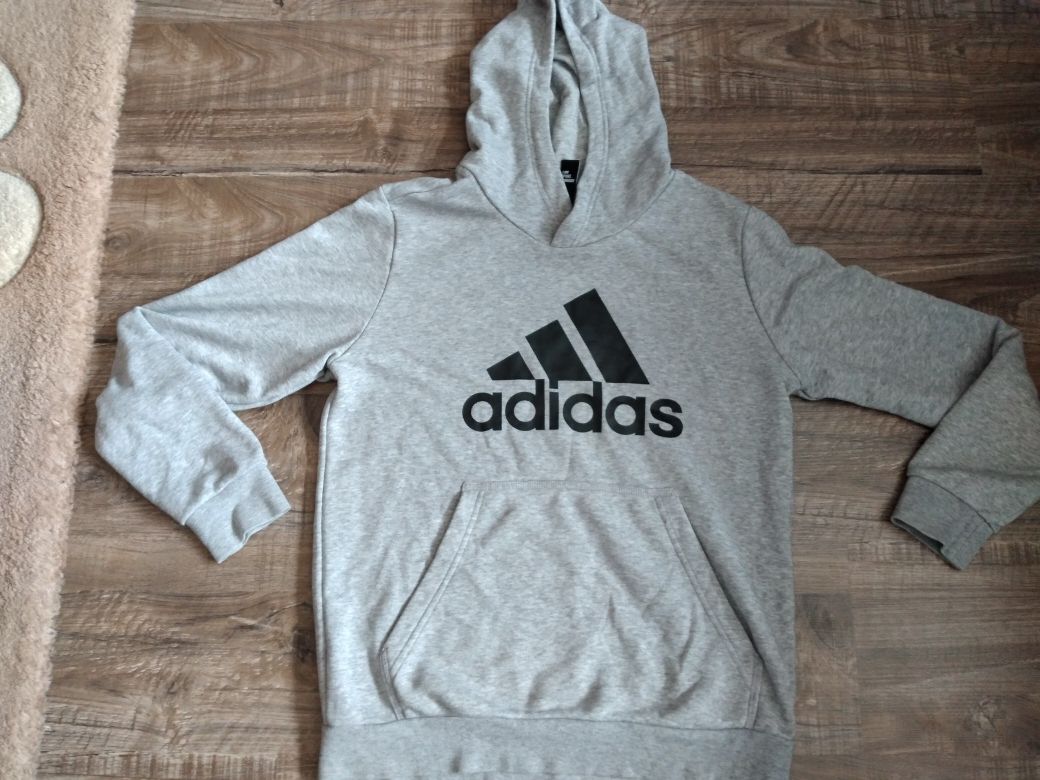 Суичър Adidas размер M