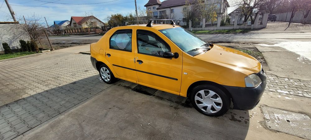 Vând Dacia logan