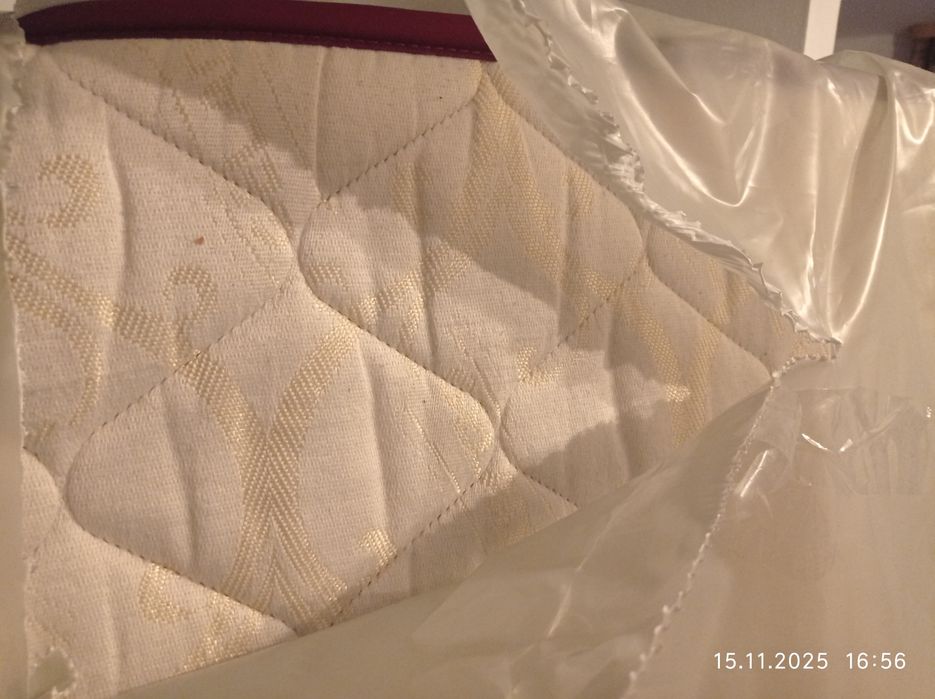 Vând saltea Geladi 160x200 , grosime 21cm ,utilizată 195 ron