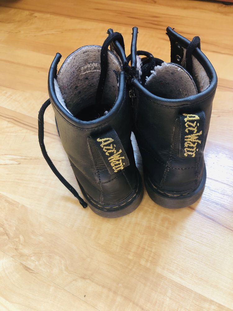 Кожени боти Dr. Martens