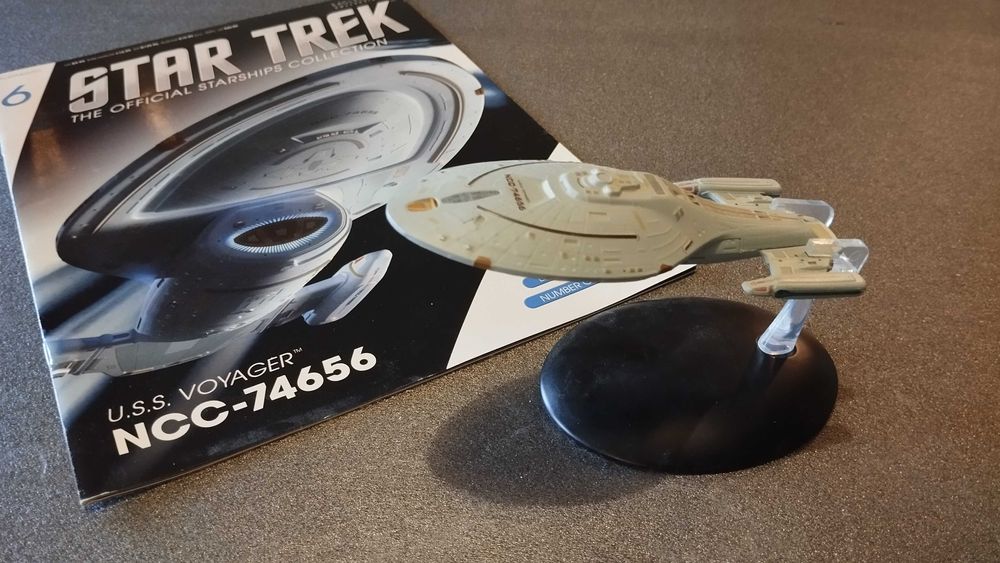 STAR TREK model and magazine collection 
модел и колекция от списания