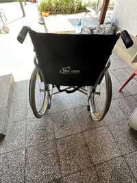 Инвалидна количка и тоалетен стол подарък