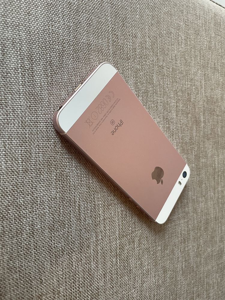 Iphone SE 1st generation 2016 16bg Rose Gold  Pink розово злато розов