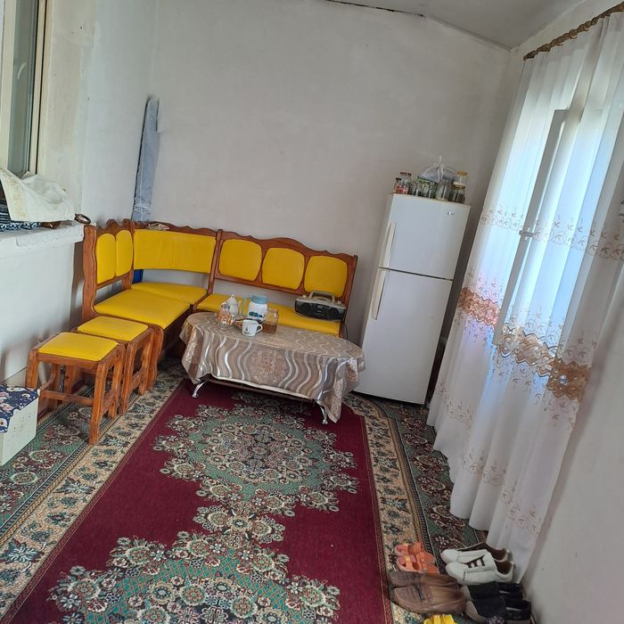 Уголок кухоный,деревянный нормальном состояни