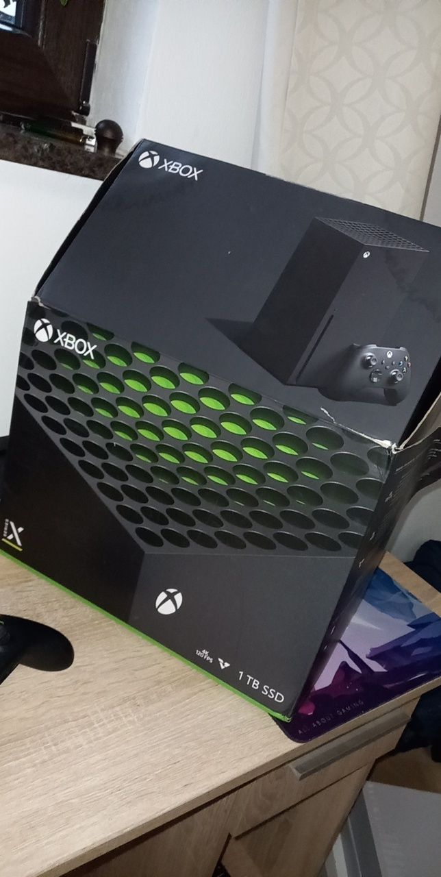 Consola xbox series x aproape noua