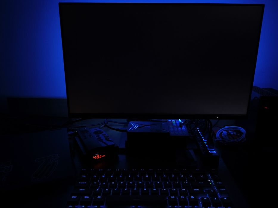 Vând monitor EIZO Flexscan EV2450