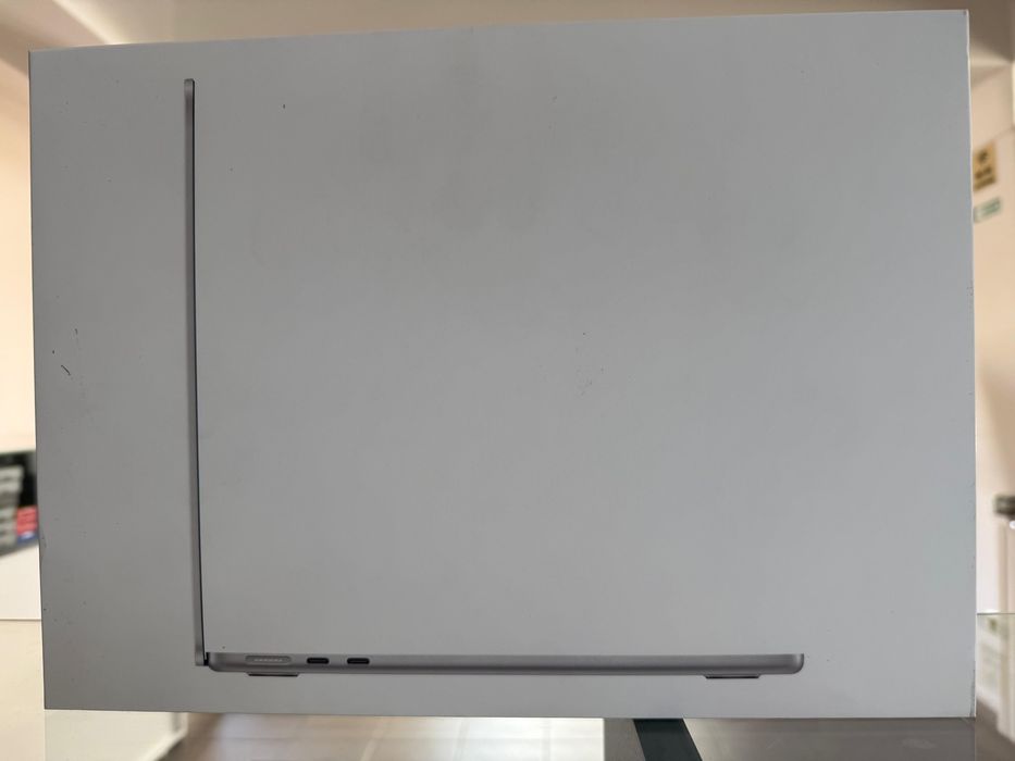 Macbook Air M4 Pret 4500 lei