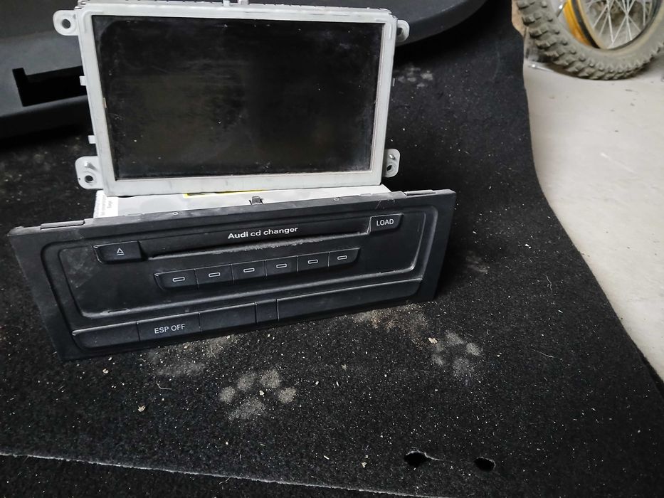 Vând display navigație audi a4 b8