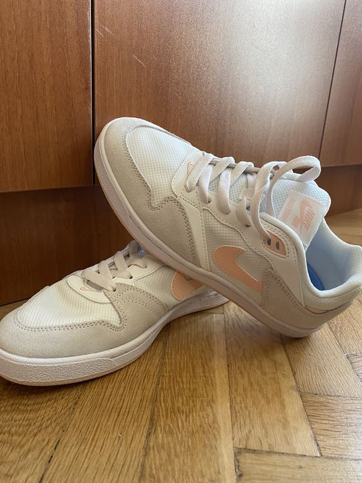 Дамски обувки Nike SB Alleyoop Trainers